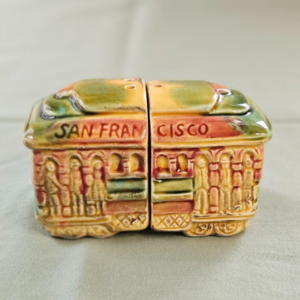 Vintage 1980s San Francisco Train Cable Car Trolley Salt and Pepper Shakers Set